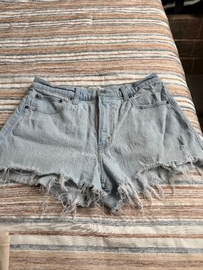 Abercrombie & Fitch The Mom Short High Rise Size 30